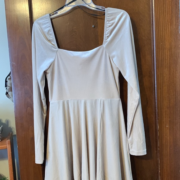 Brand new forever 21 champagne, velvet baby doll mini dress 😍😍😍 - Picture 14 of 14